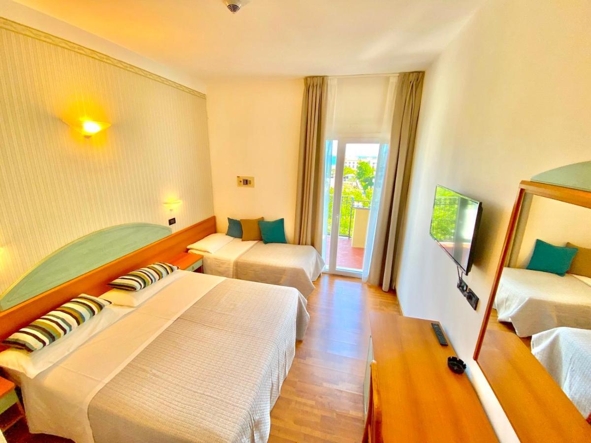Hotel President Cattolica Esterno foto