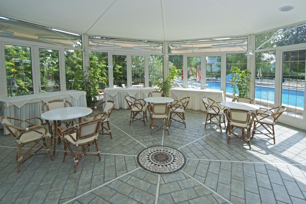 Hotel President Cattolica Esterno foto