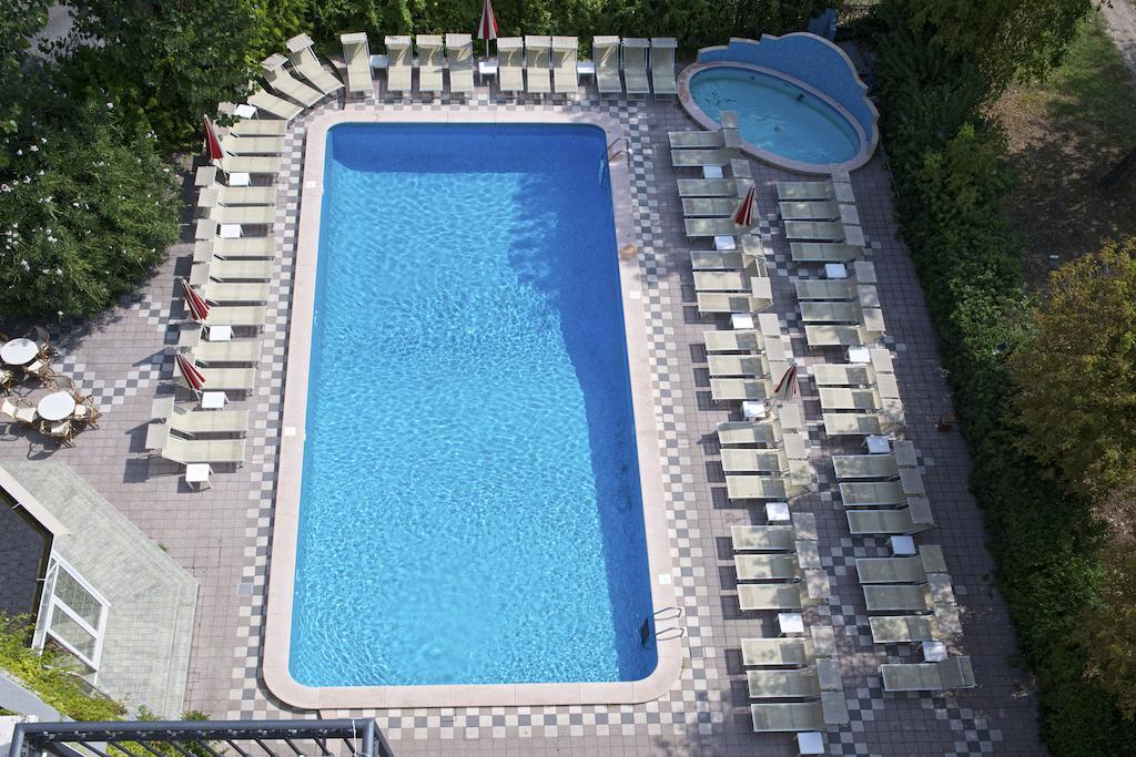 Hotel President Cattolica Esterno foto