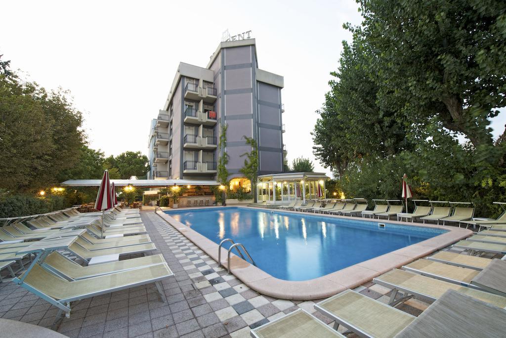 Hotel President Cattolica Esterno foto
