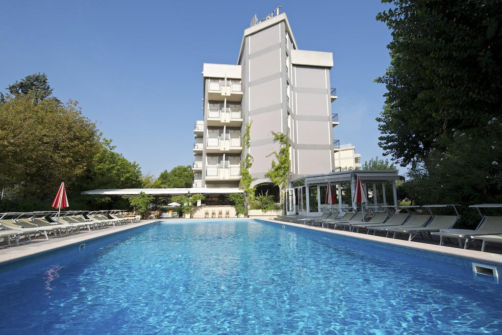 Hotel President Cattolica Esterno foto
