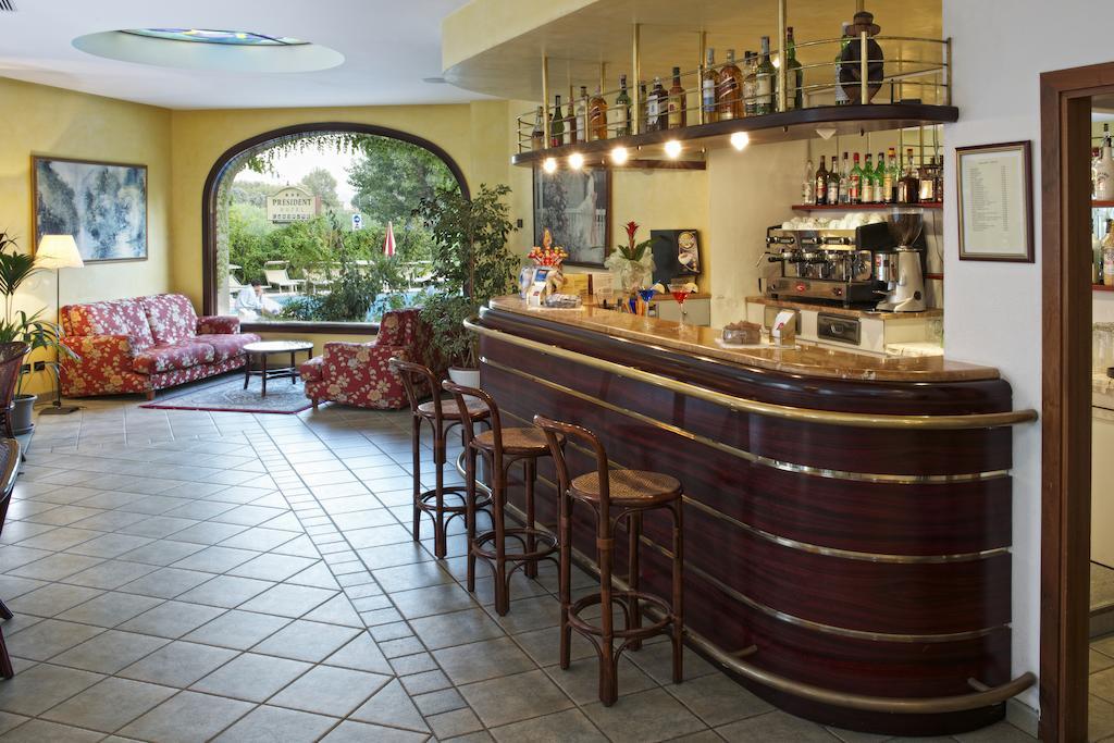 Hotel President Cattolica Esterno foto