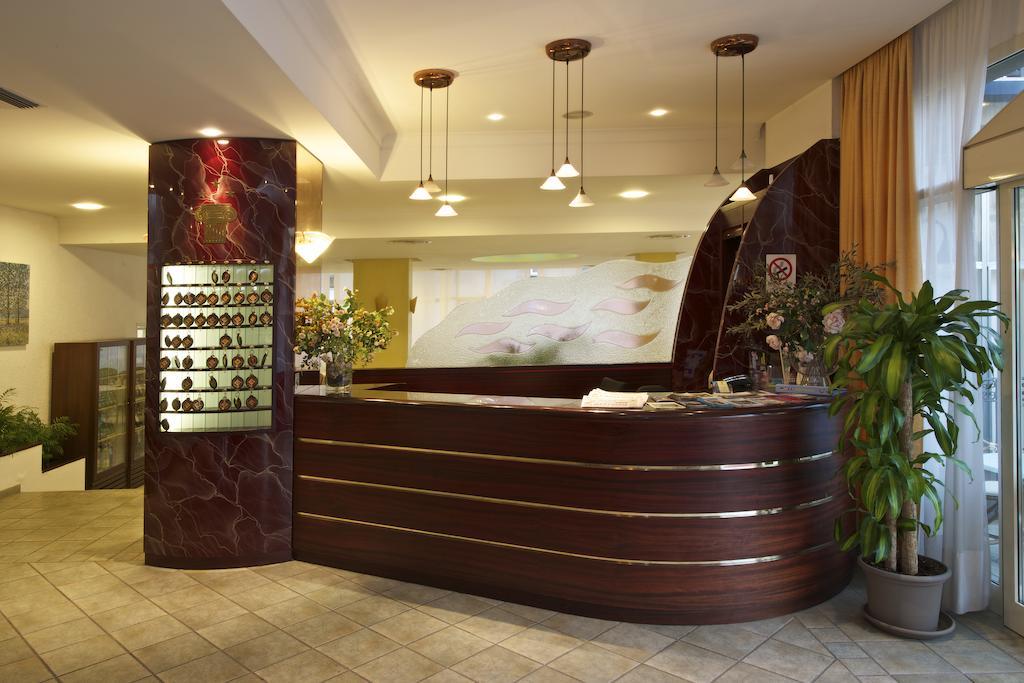 Hotel President Cattolica Esterno foto