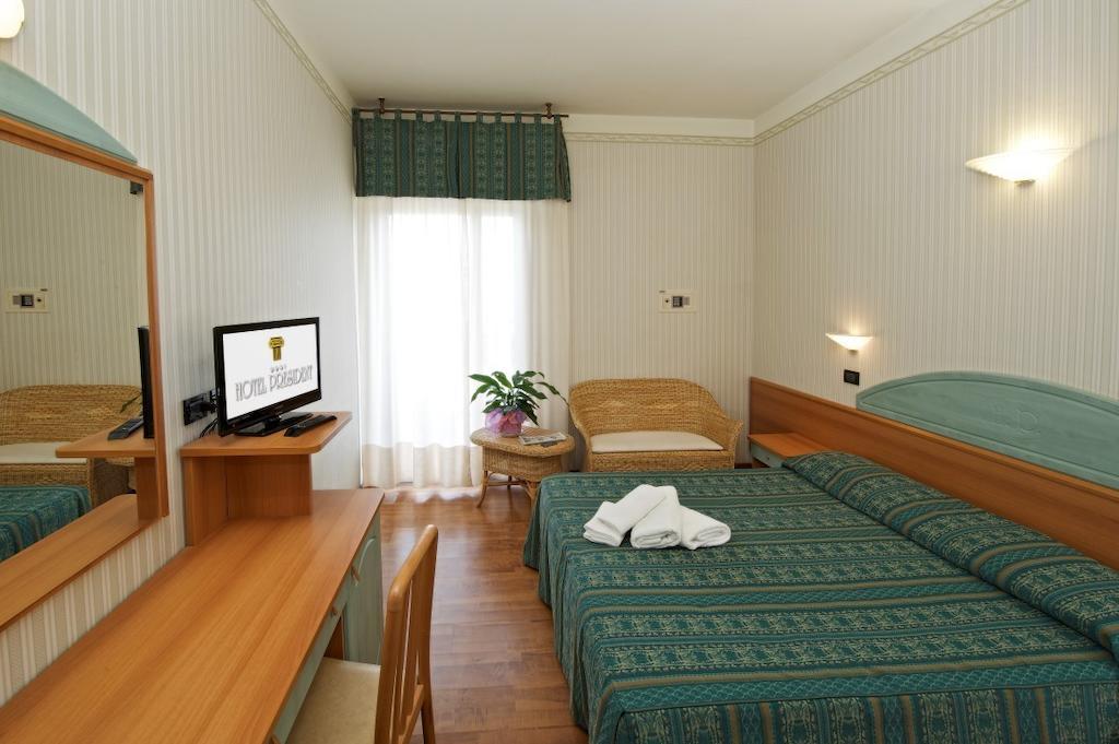 Hotel President Cattolica Esterno foto