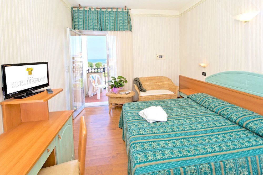 Hotel President Cattolica Esterno foto