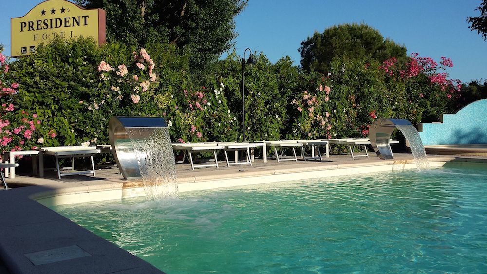 Hotel President Cattolica Esterno foto