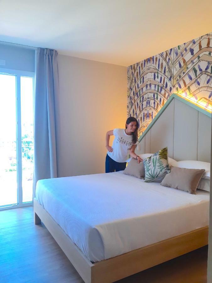 Hotel President Cattolica Esterno foto