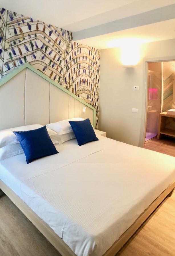 Hotel President Cattolica Esterno foto